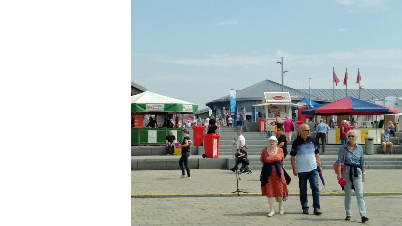 Haus Tertius - Strand- Und Hafennahe Ruhige Ferienwohnung Büsum Esterno foto